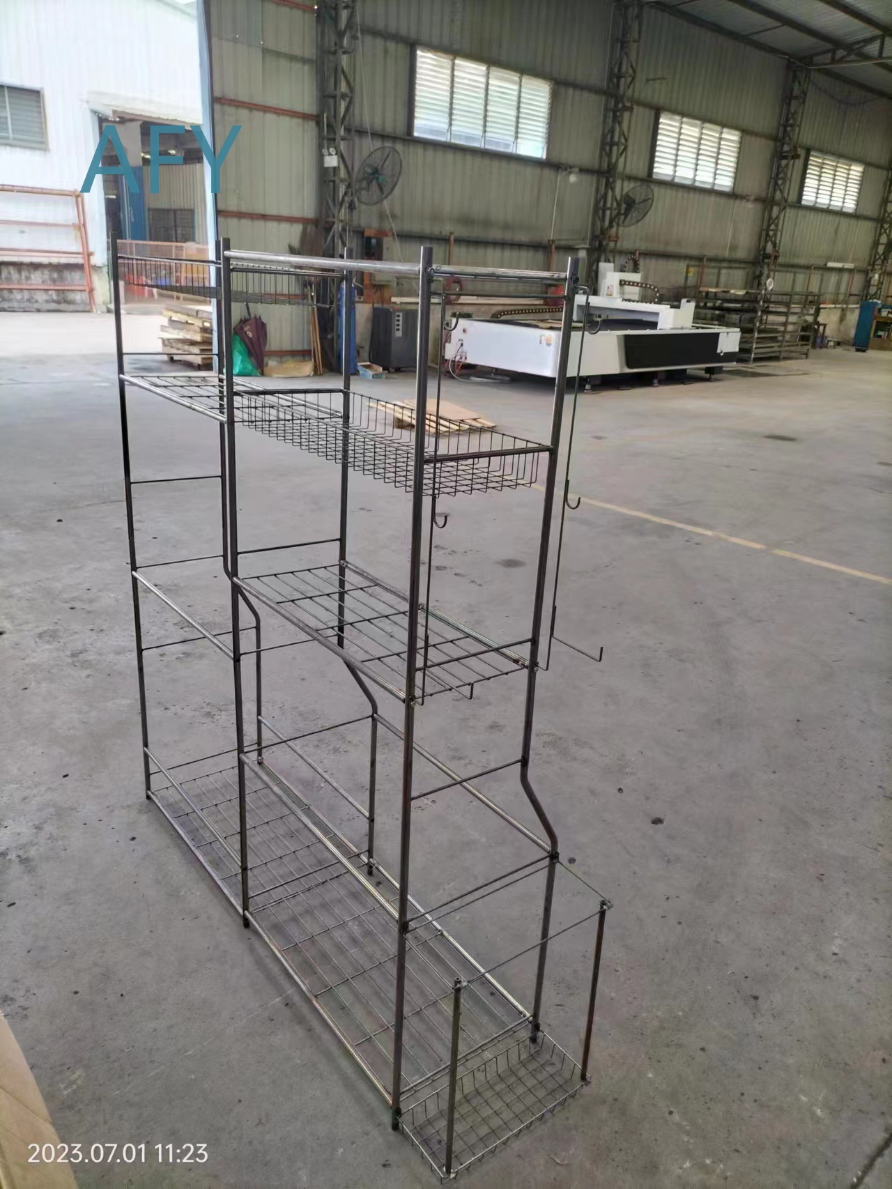 رف تخزين كرات الجولف، منظم معد - مراجعة Golf Equipment Organizer For Garage وسعره